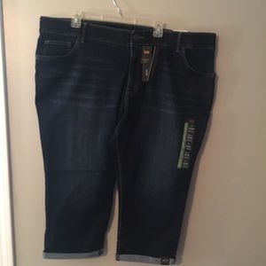 Brand New Lee Capri’s- Size 24w
